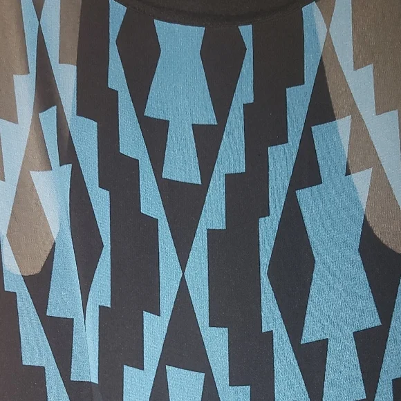 Geometric Pattern Tank Top - Picture 8 of 9